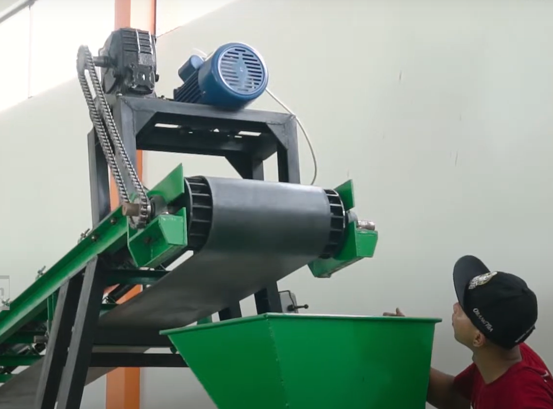 Analisis Teknis Fungsi Conveyor Belt di Industri Modern